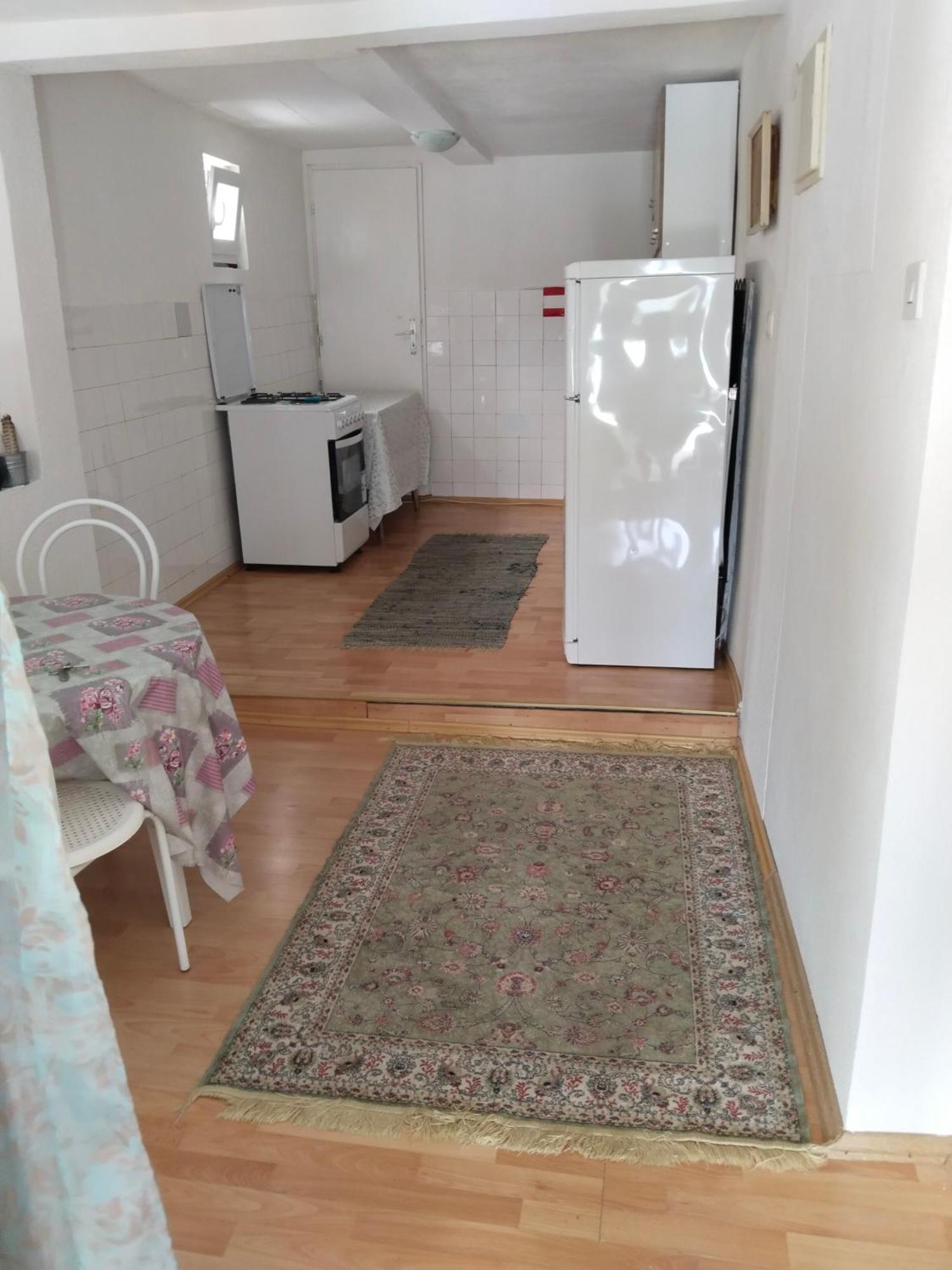Apartment And Rooms Barbaric نيوم المظهر الخارجي الصورة