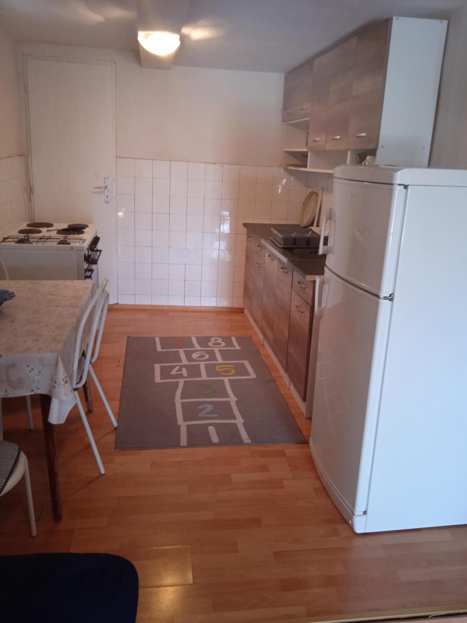 Apartment And Rooms Barbaric نيوم المظهر الخارجي الصورة