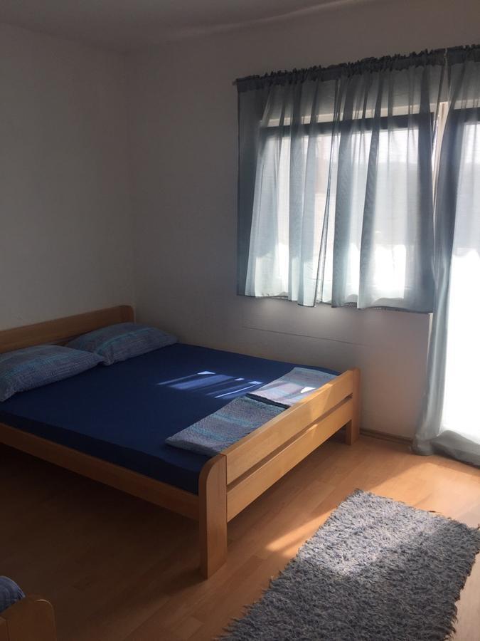 Apartment And Rooms Barbaric نيوم المظهر الخارجي الصورة