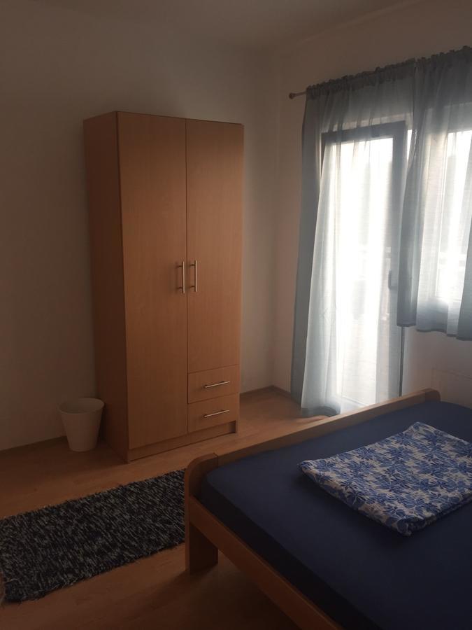Apartment And Rooms Barbaric نيوم المظهر الخارجي الصورة