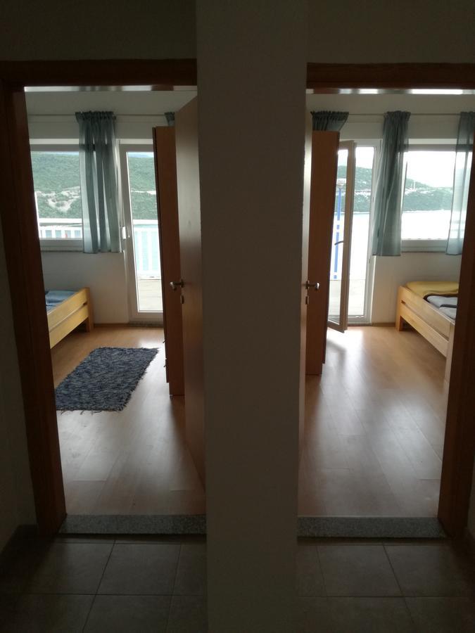Apartment And Rooms Barbaric نيوم المظهر الخارجي الصورة