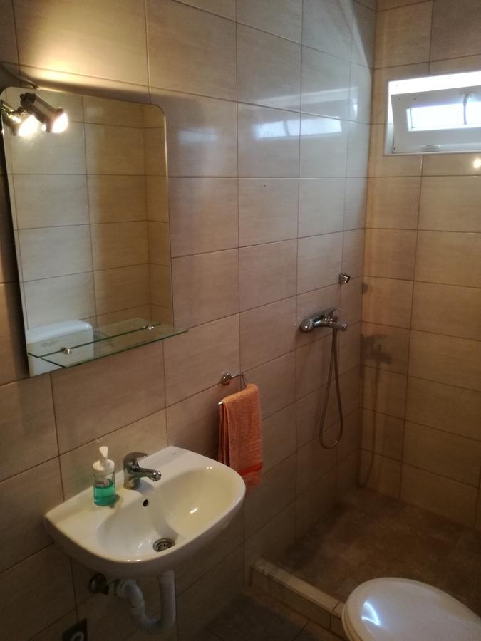 Apartment And Rooms Barbaric نيوم المظهر الخارجي الصورة