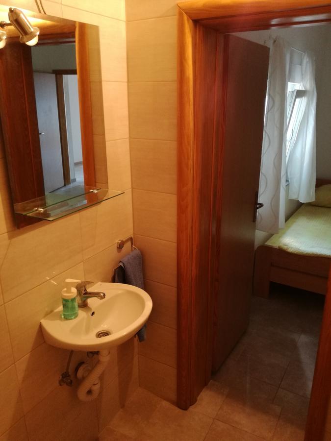 Apartment And Rooms Barbaric نيوم المظهر الخارجي الصورة