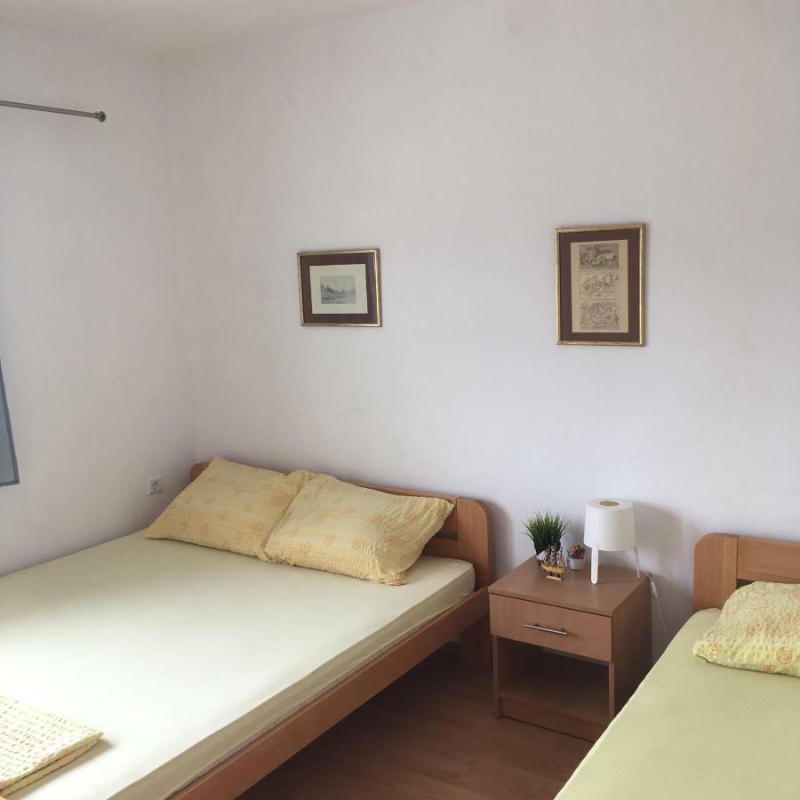 Apartment And Rooms Barbaric نيوم المظهر الخارجي الصورة